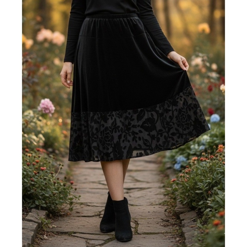 Apostrophe Petite Black‎ Velvet Floral Hem Skirt Burnout Holiday Women's L 14/16